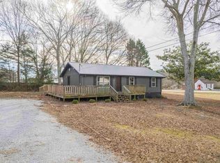 30 Beverly St, Lavonia, GA 30553