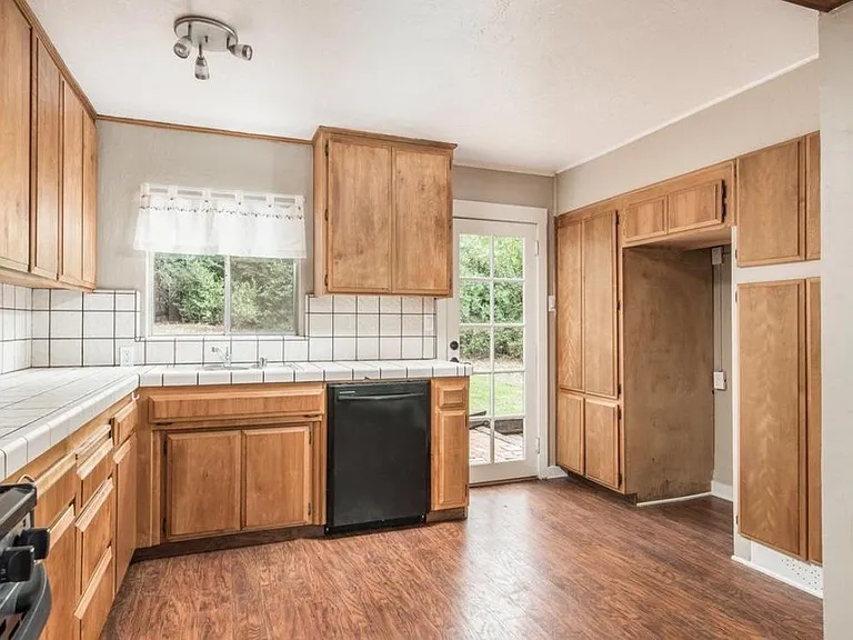 356 Chamberlain Ave — Photo 4