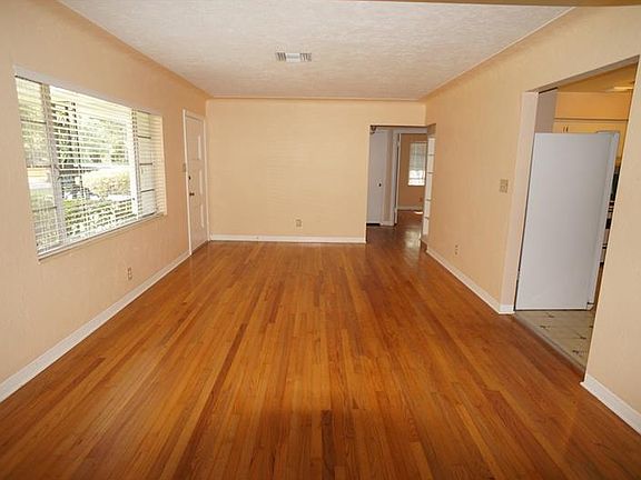 4th image of 1512 Jungle Ave N