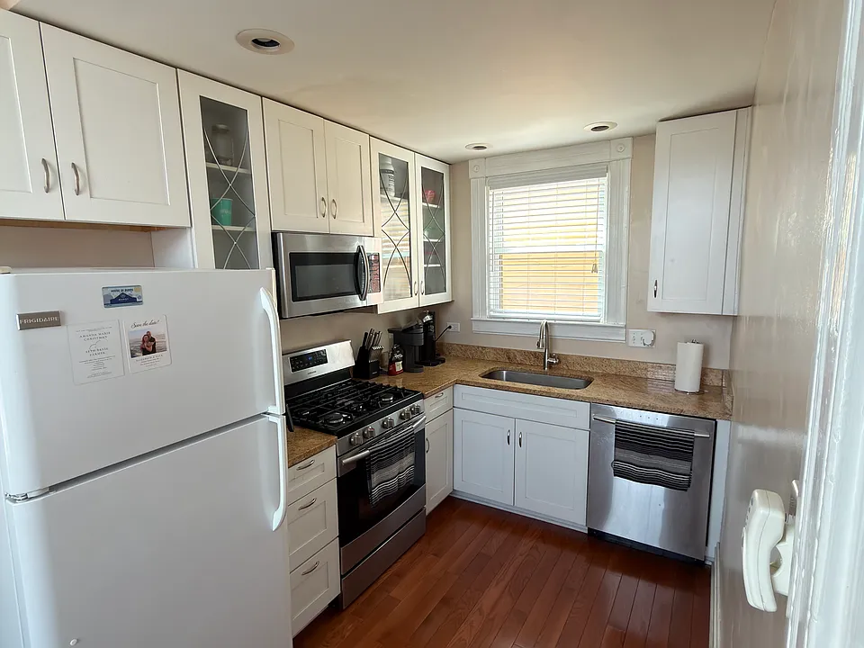 1142 Saint Gregory St #3