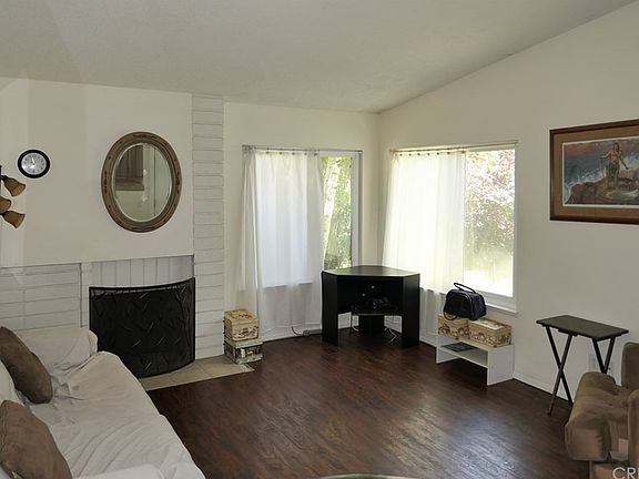 2nd image of 25403 Via Jardin