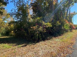 100 Burgess Rd, Morris, CT 06763