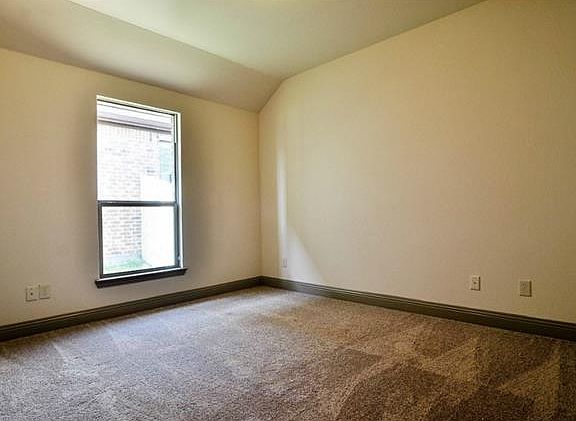 5th image of 105 Chelsea Ct
