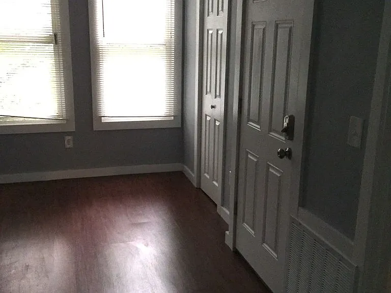 76 Warren — Photo 3