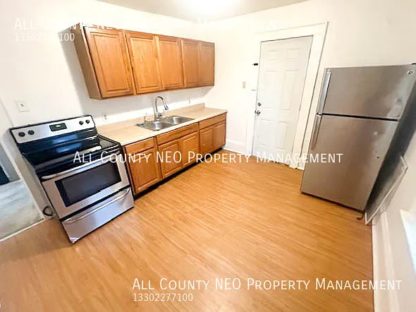 859 Brown St #UP — Photo 5