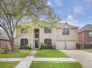 907 N Wellsford Dr, Pearland, TX 77584