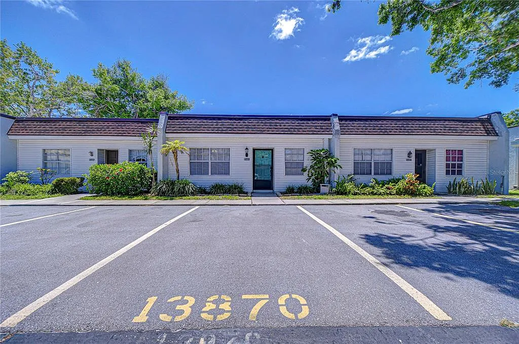 2 bed, 2.0 bath, 865 sqft, $2,800 — Photo 1