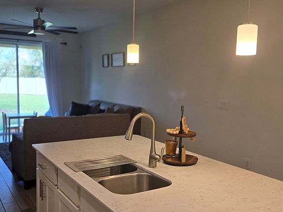 4th image of 9938 Red Eagle Dr