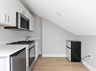 12 Derne St #202, Boston, MA 02114