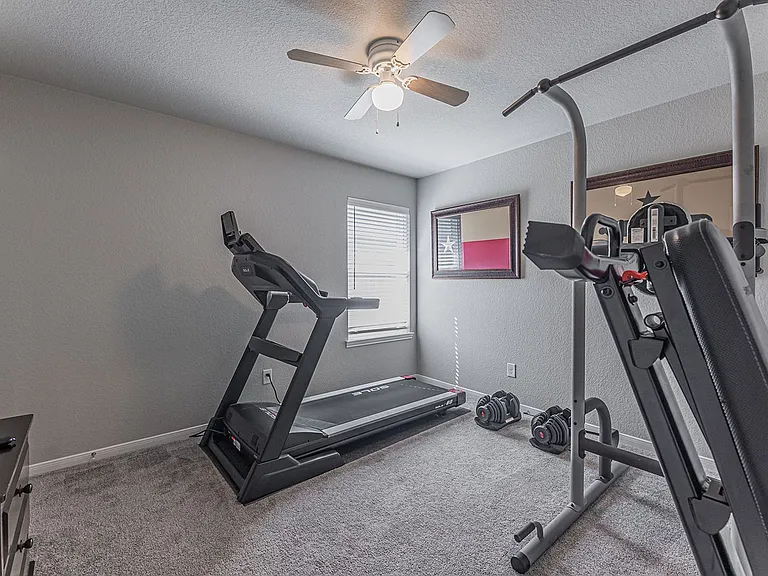 810 Earp Dr — Photo 9