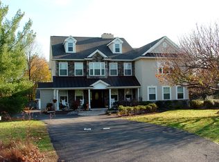 8 Windmill Dr, Holland, PA 18966