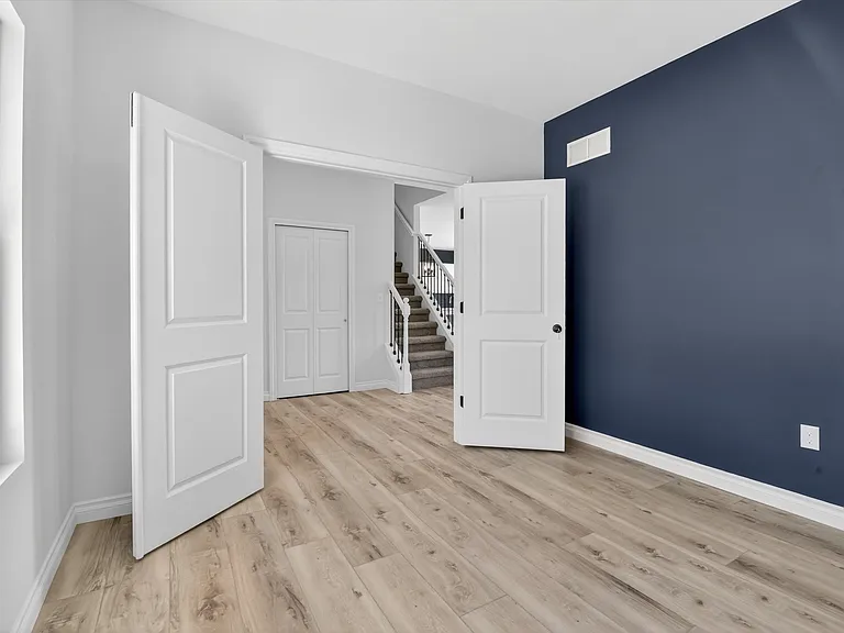 8760 Barrington Dr — Photo 9