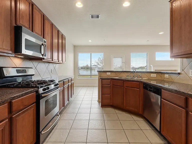 15119 Live Oak Bend Way — Photo 6