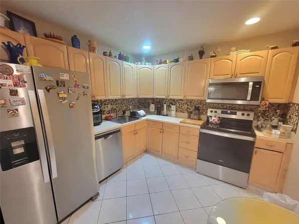 8120 SW 24th Street #103, North Lauderdale, FL 33068