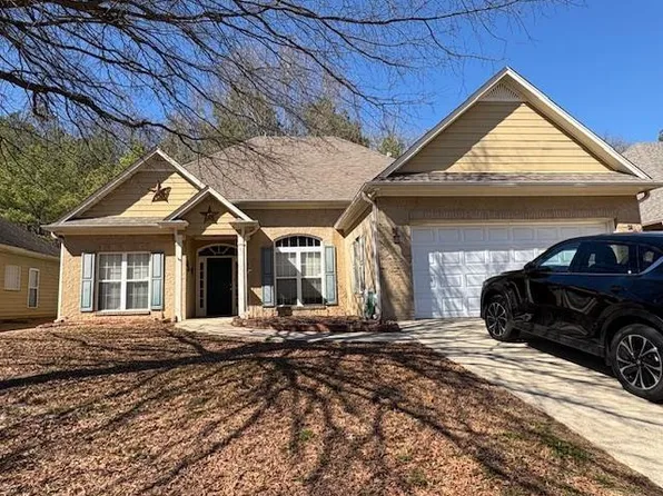 132 Cove Ln, Pelham, AL 35124