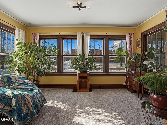 5th image of 415 Belmont Rd