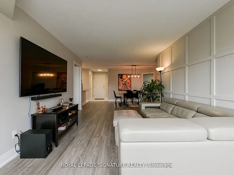 25 Kingsbridge Garden Cir #1126 — Photo 12