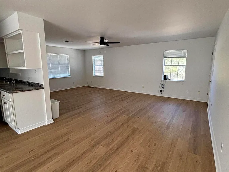 5402 Gex Dr — Photo 3