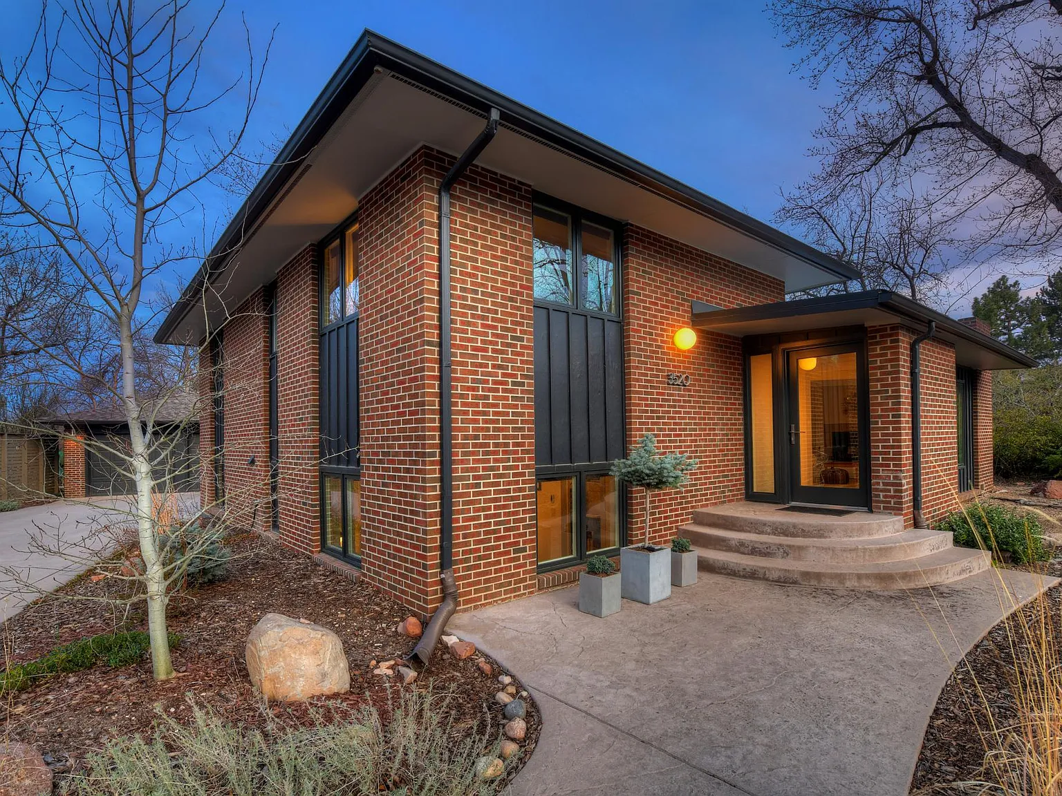3 bed, 2375 sqft, $8,000 — Photo 4