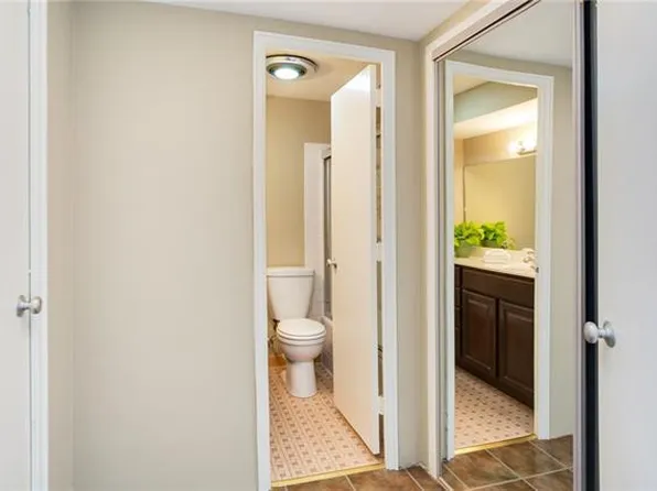 4550 Warwick Blvd APT 909, Kansas City, MO 64111