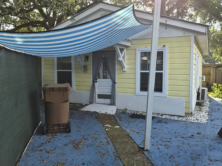 166 Saint Charles Ave #B — Photo 1