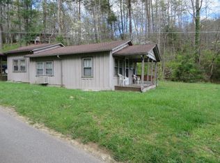 117 Classic Dr, Franklin, NC 28734