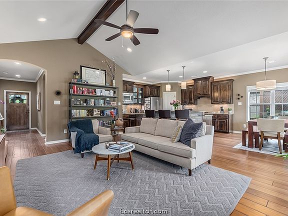 4th image of 4240 Rock Bend Dr