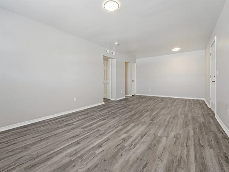 6009 Short St — Photo 17