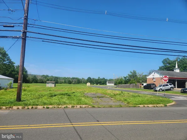 61 Princeton Ave, Hopewell, NJ 08525