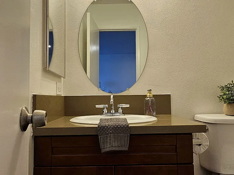 Windward Village Apartments — Photo 55