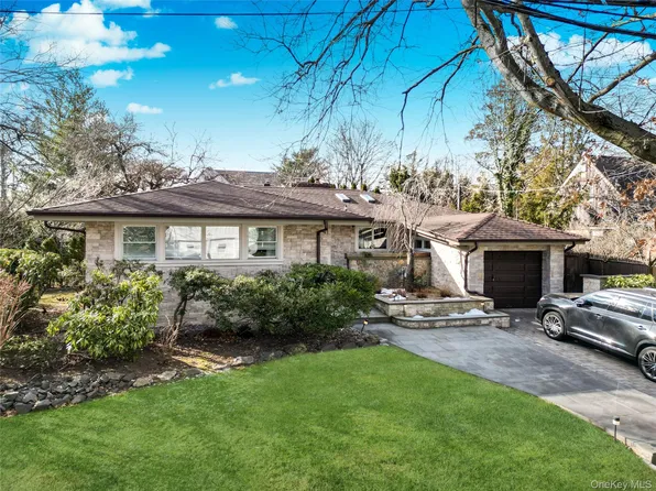 41 Erick Avenue, Hewlett, NY 11557