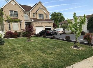 608 Grove Ave, Edison, NJ 08820