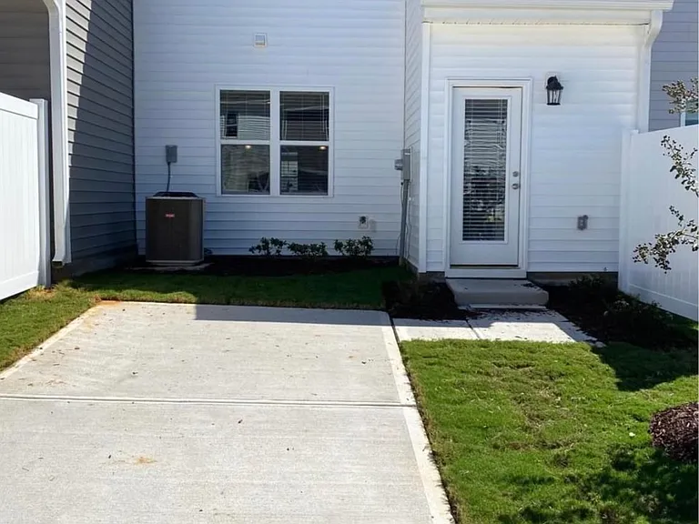 196 Liam St — Photo 10