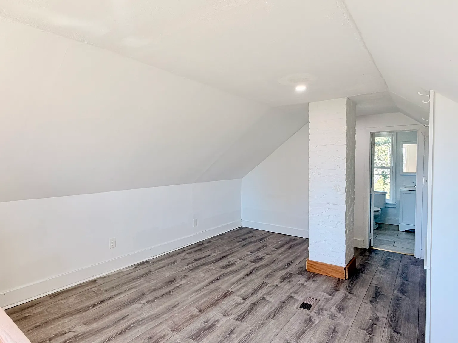 1 bed, $2,000 — Photo 3