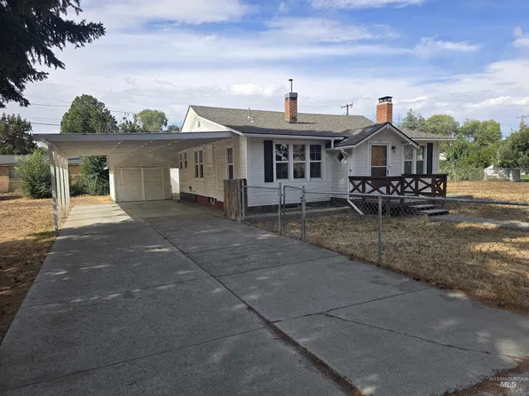 725 Oregon St, Gooding, ID 83330