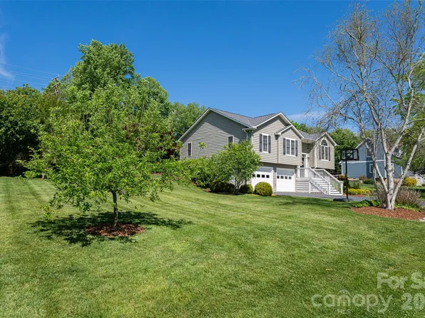 5 Mallory Meadows Ct, Arden, NC 28704