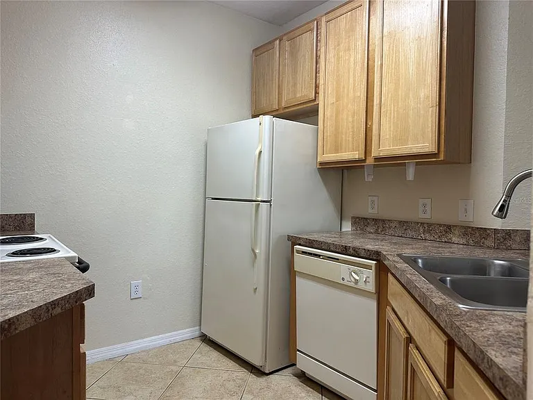 10021 Courtney Palms Blvd #303 — Photo 8