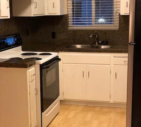 2nd image of 1035 Park Ave