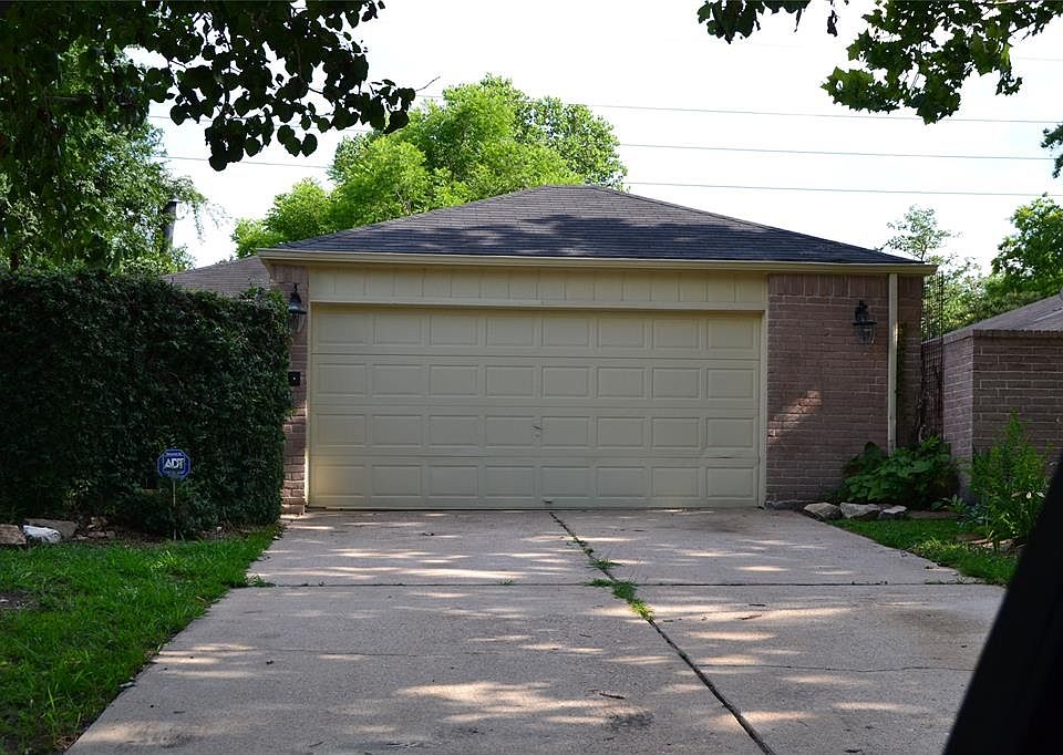 1st image of 15923 Camino Del Sol Dr