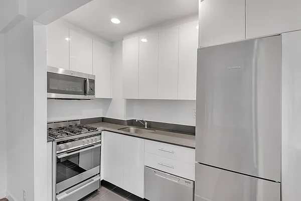 Rented by Compass | media 18