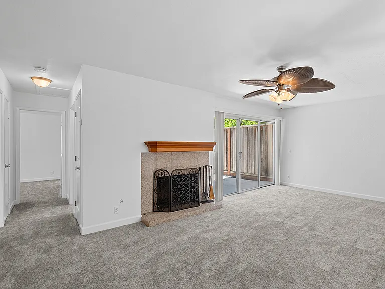 635 Abrigo Ct — Photo 3
