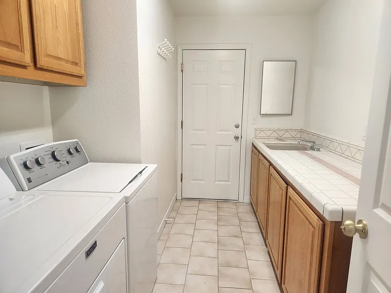 3660 Catalina Dr — Photo 13