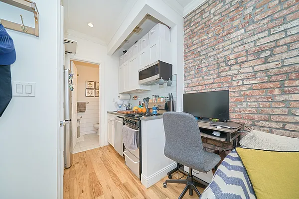 Rented by Living New York | media 13