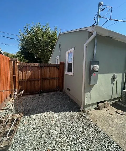 916 Poplar Ave — Photo 23
