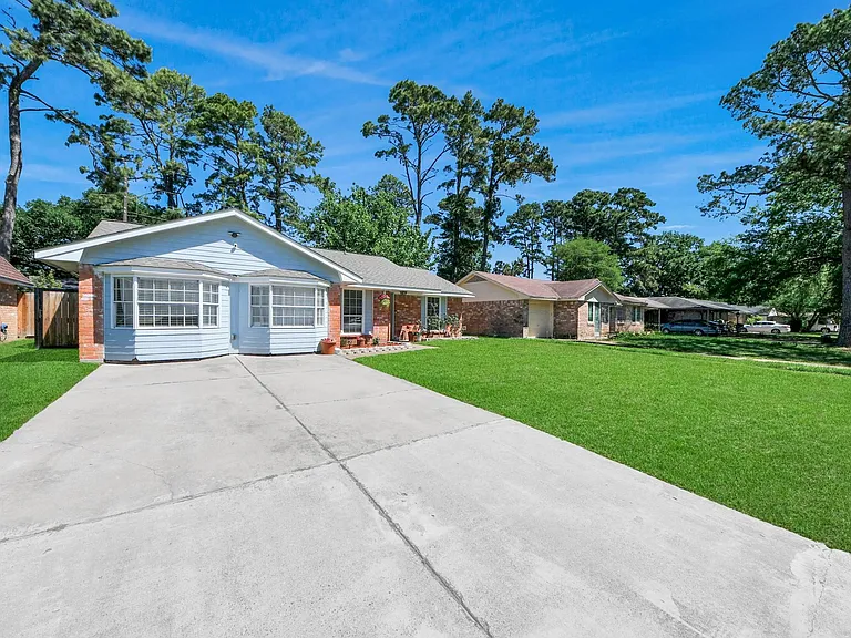 7414 Battlewood Dr — Photo 3