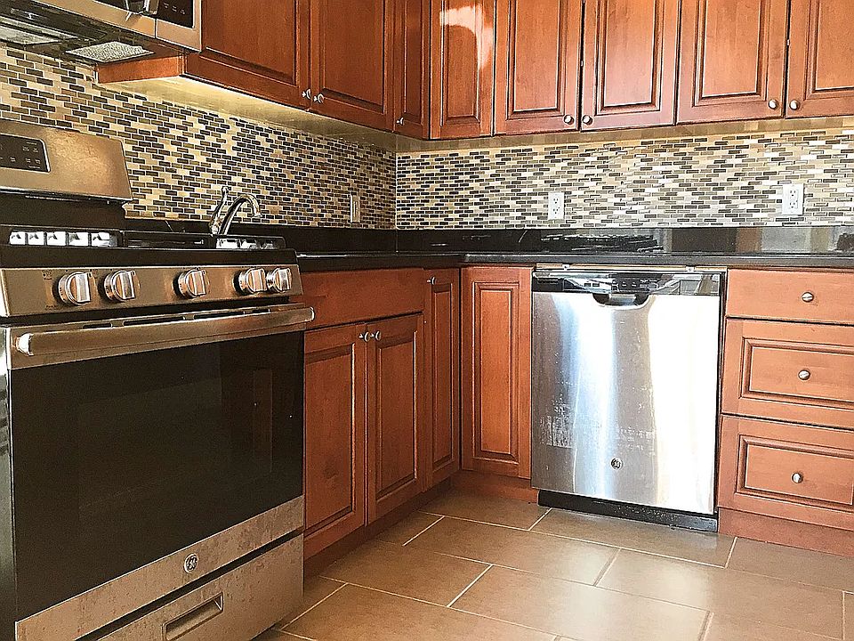 2nd image of 6864 Yellowstone Blvd APT A36