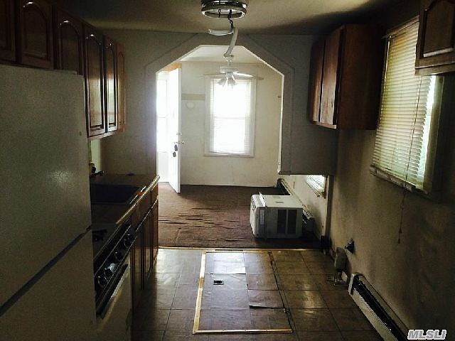 1st image of 39 S 28th St