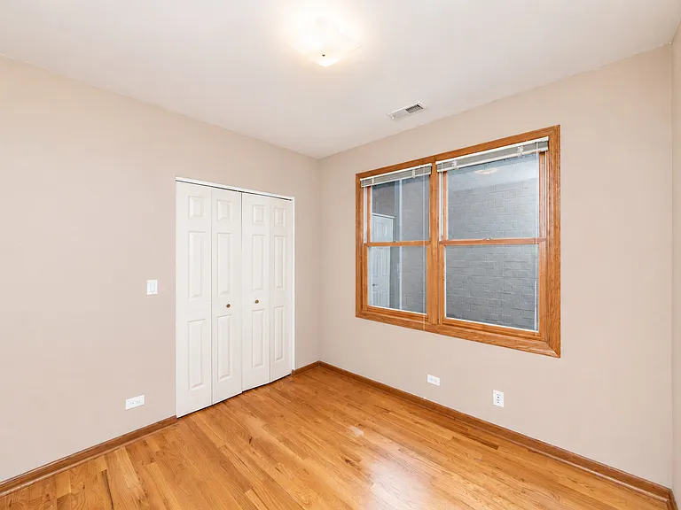 3240 N Racine Ave #2 — Photo 11