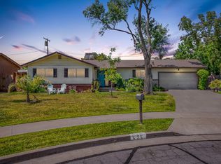424 E Sycamore Dr, Hanford, CA 93230