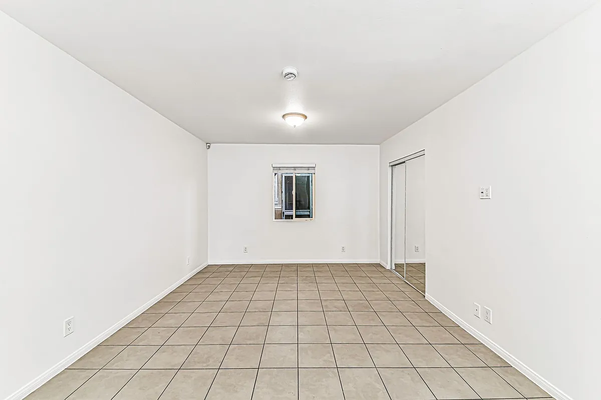 Building Photo - 67 Alamitos Ave
